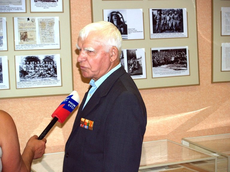 Открытие историко-документальной выставки «Письма с фронта», посвященной 70-летию освобождения Орловской области от гитлеровских оккупантов. Интервью дает Солопов К.Т. 1 августа 2013 г.