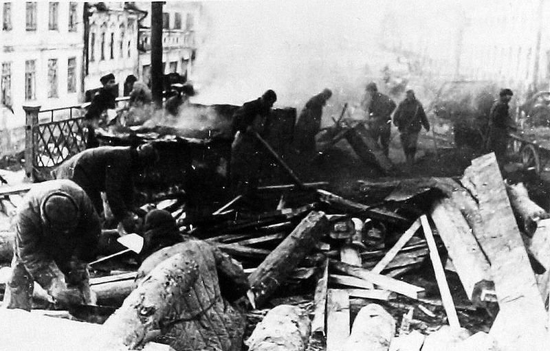 Трудящиеся Орла на восстановлении города. Ноябрь 1943 г. Коллекция фотодокументов ГАОО