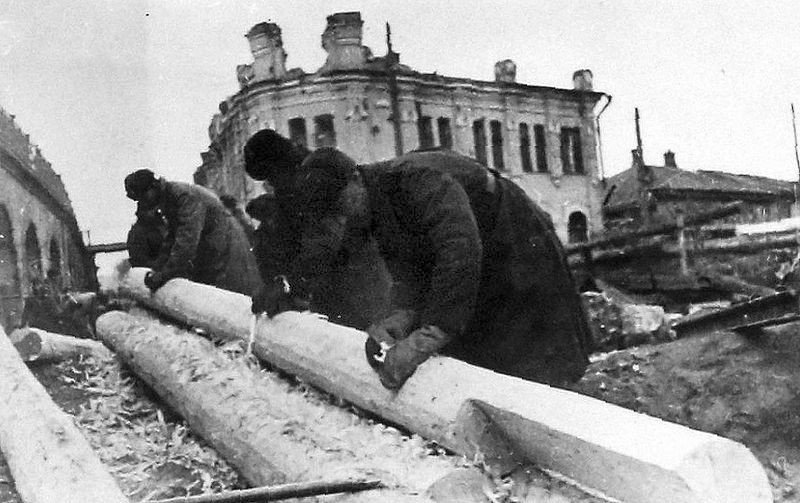 Трудящиеся Орла на восстановлении города. Ноябрь 1943 г. Коллекция фотодокументов ГАОО
